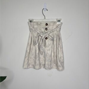 BN5 HYFVE Paper bag‎ Mini Skirt Tie-Front Cream Pleated Skirt Women Medium